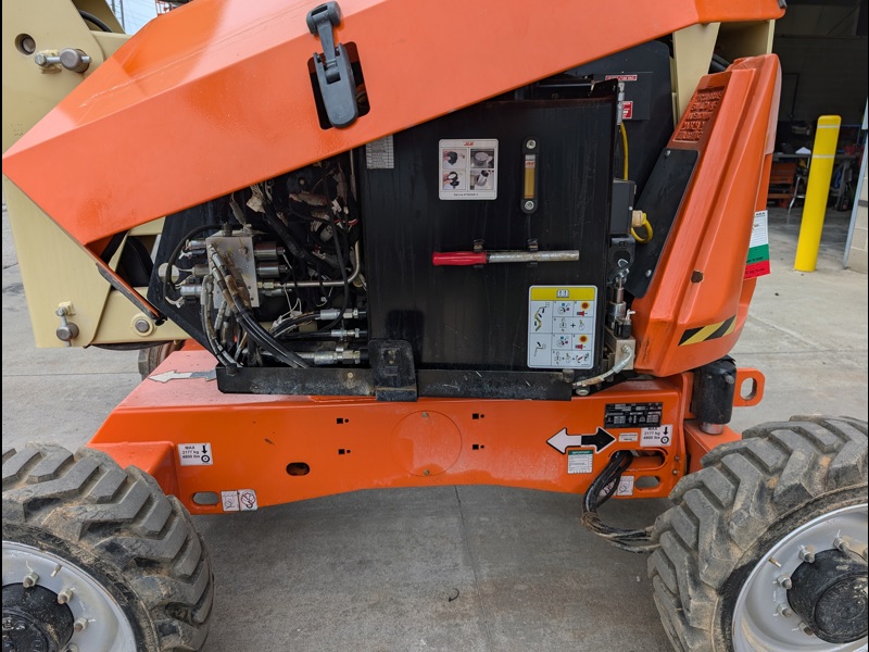 2022 JLG 340AJ