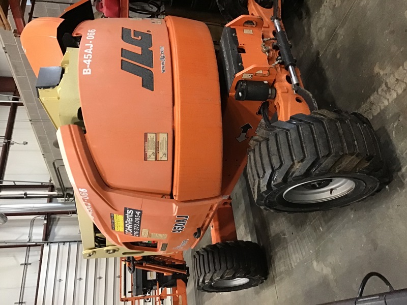 2017 JLG 450AJ