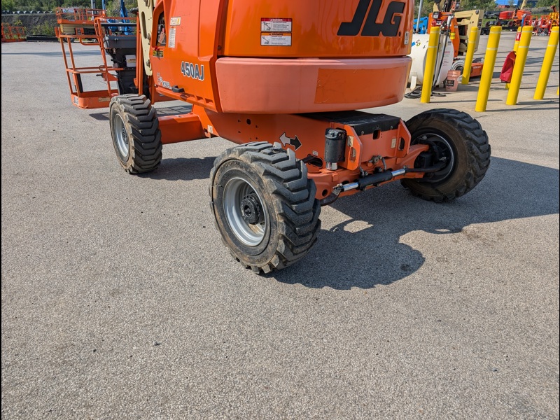 2019 JLG 450AJ