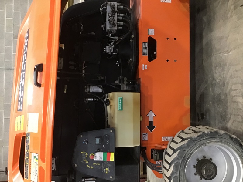 2019 JLG 660SJ