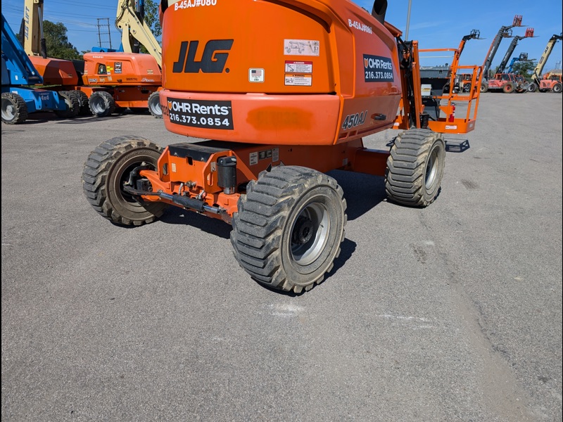 2019 JLG 450AJ