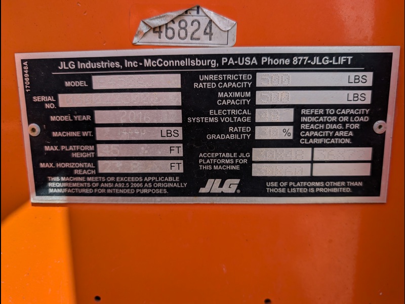 2016 JLG E450AJ