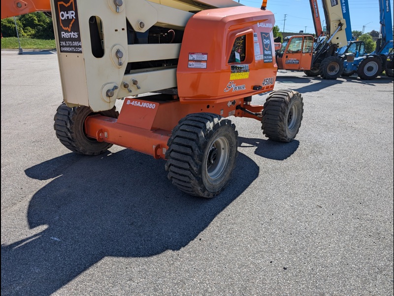 2019 JLG 450AJ