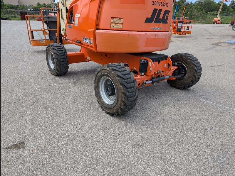 2018 JLG 450AJ