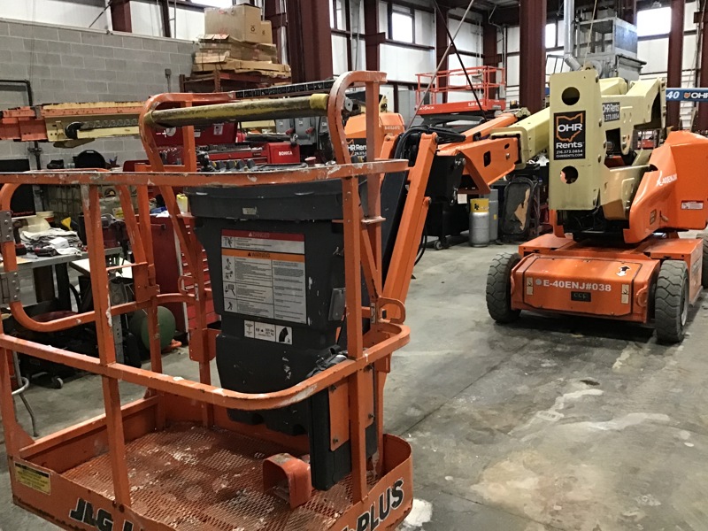 2017 JLG E400AJPN