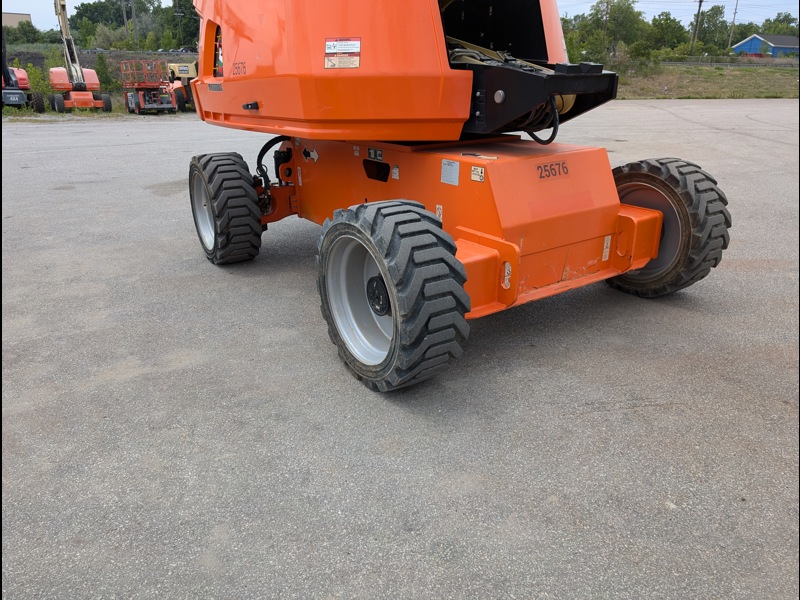 2019 JLG 660SJ