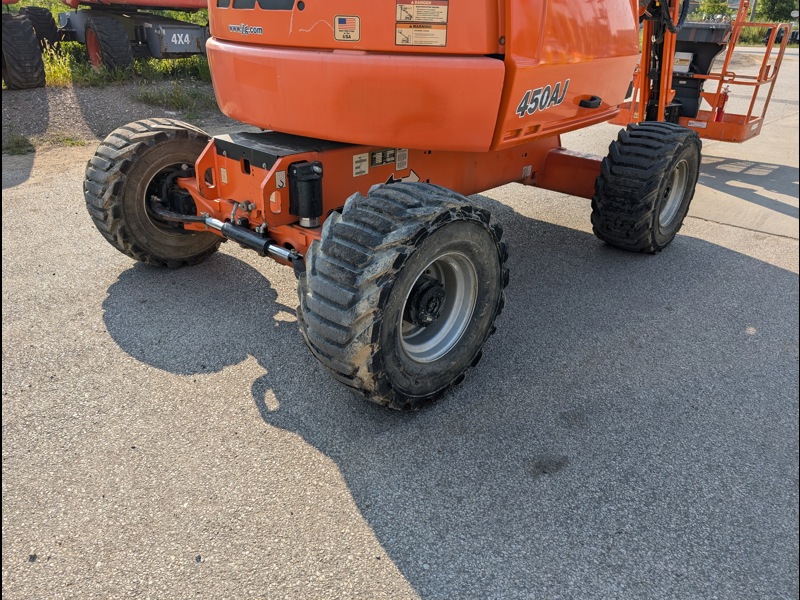 2019 JLG 450AJ