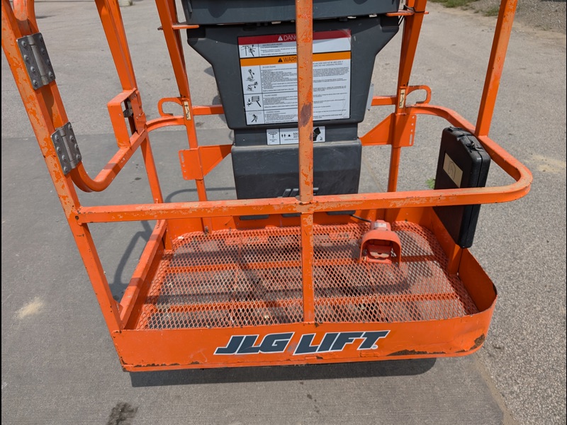 2018 JLG E300AJP