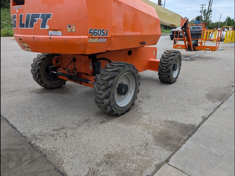 2017 JLG 660SJ