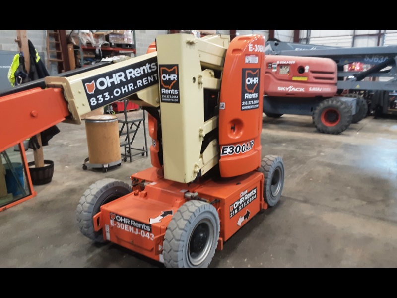 2014 JLG E300AJP