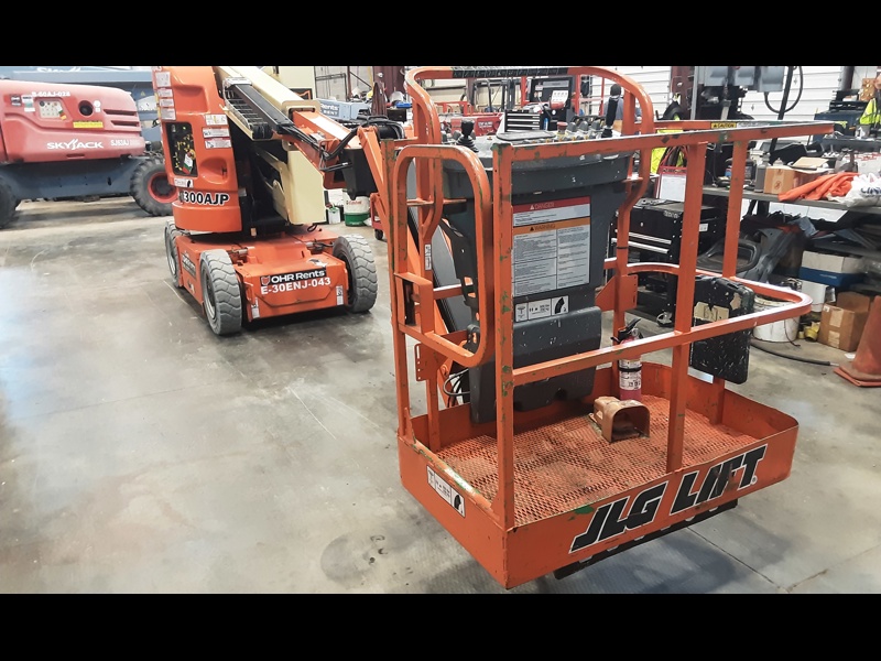 2014 JLG E300AJP