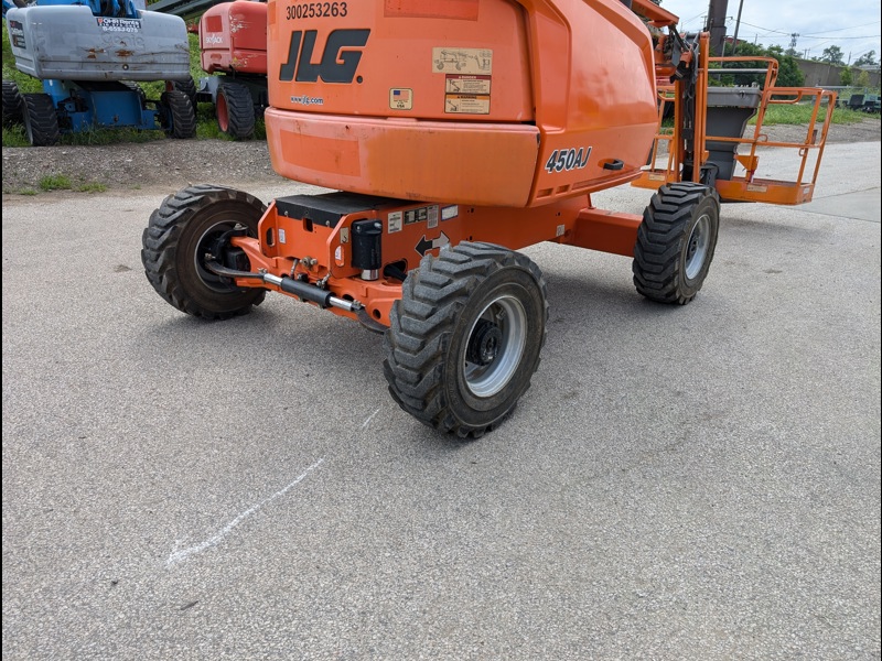 2018 JLG 450AJ