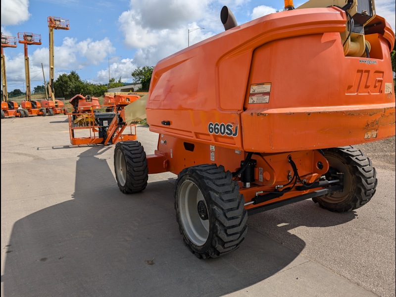 2019 JLG 660SJ