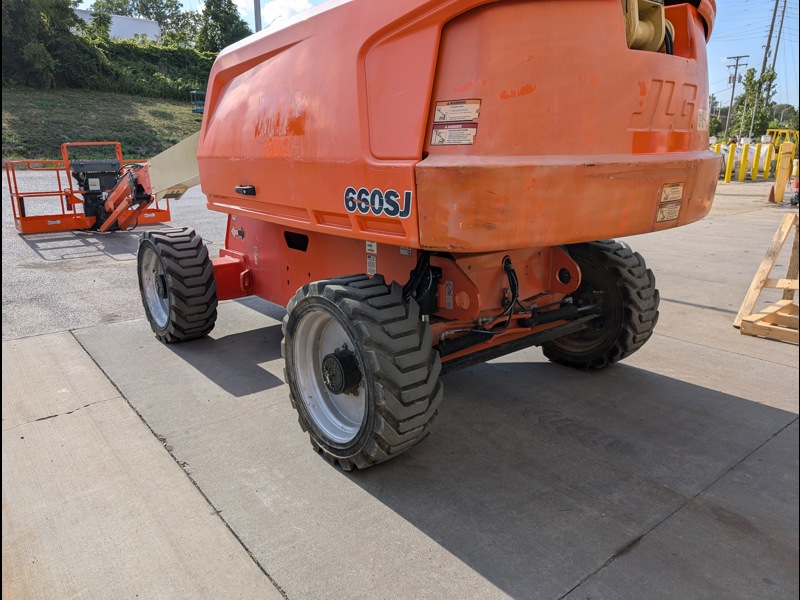 2019 JLG 660SJ