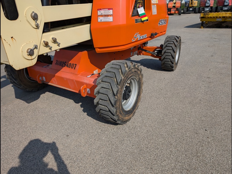 2019 JLG 450AJ