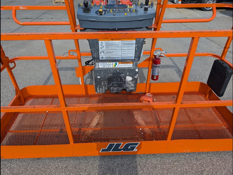 2019 JLG 660SJ