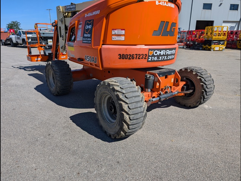 2019 JLG 450AJ