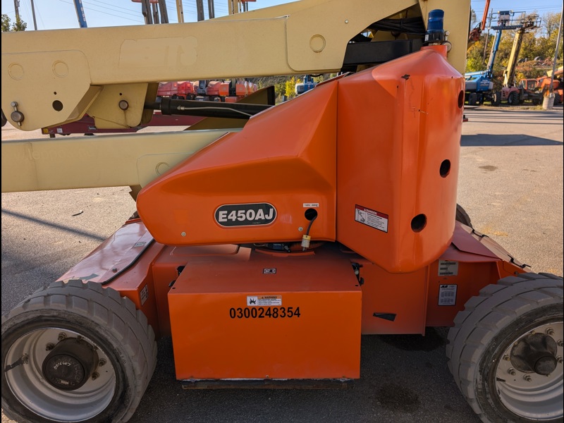 2018 JLG E450AJ