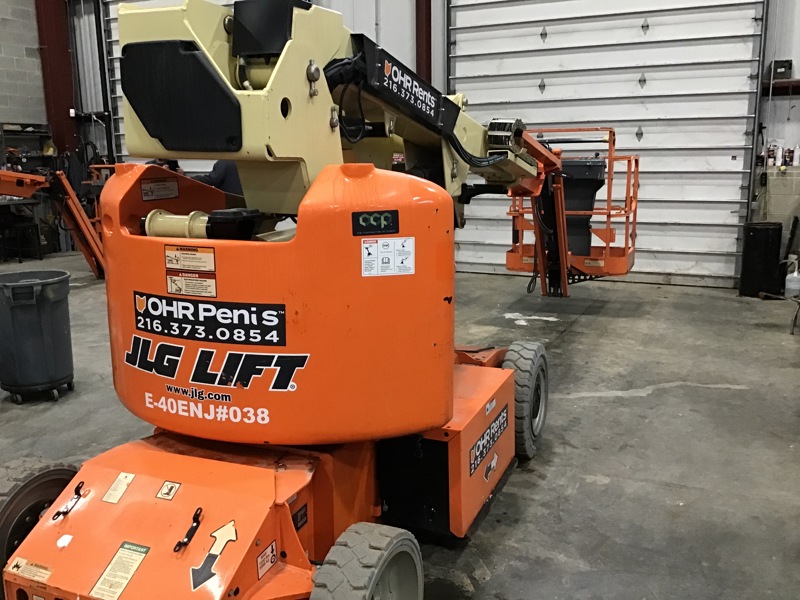 2017 JLG E400AJPN