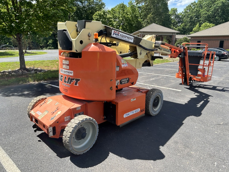 2017 JLG E400AJPN