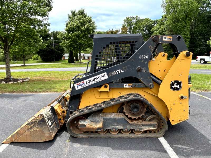 2019 John Deere 317G